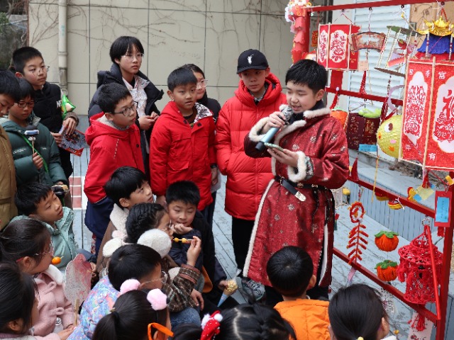 寧波寧?？h銀河小學(xué)舉行非遺特色的開學(xué)活動(dòng) 學(xué)校供圖.jpg